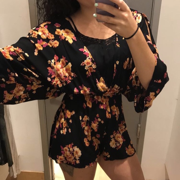 Floral romper! - Picture 2 of 6